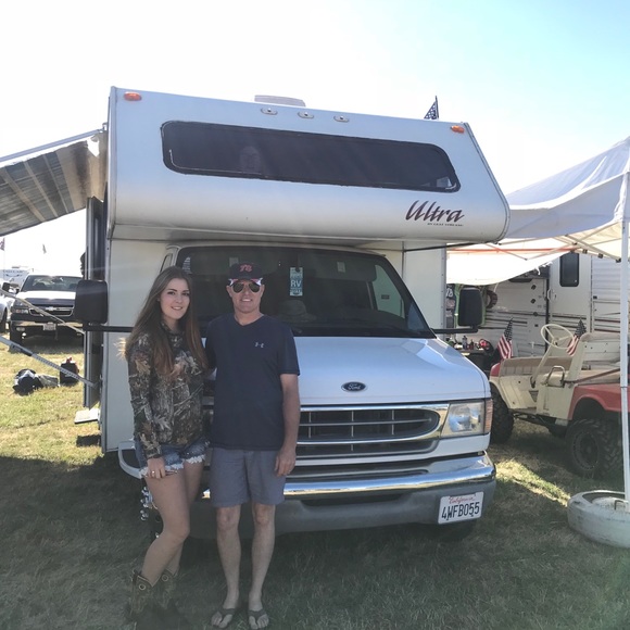 Meet your Posher, Kassie - Picture 4 of 7